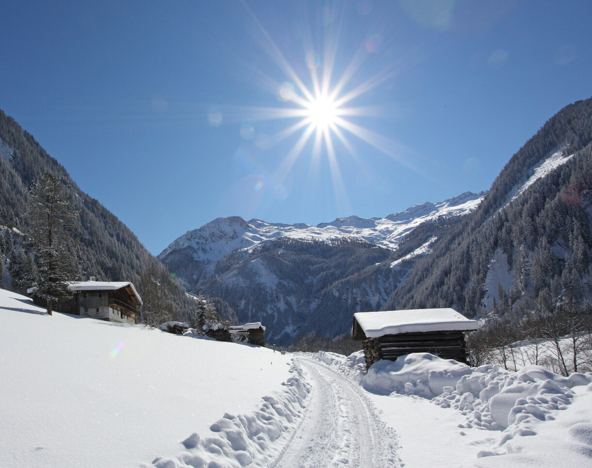 Tief verschneite Winterlandschaft im Großarltal - perfekt für Winterurlaub im Salzburger Land.
