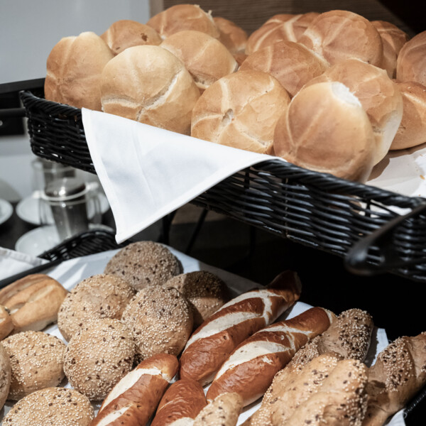 Frisches Gebäck für das Frühstück im 3 Sterne Hotel Diellehen in Großarl.