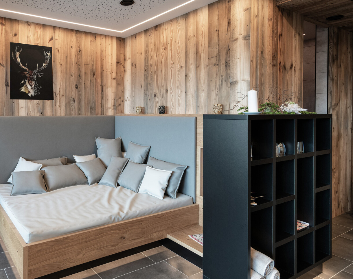 Gemütliche Entspannungsmöglichkeiten im kleinen, feinen Wellnessbereich im Hotel Diellehen in Großarl.